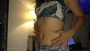 Un Cuerpecito Skinny Masturbates in Stunning 4K