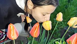 my girlfriend says my pussy smells better than tulips and makes me fly with orgasms
