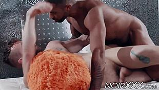 बालों वाला गोरा आदमी की गांड हैंग्ड रेमी क्रूज ने फाड़ दी 😏