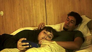 Mi Hermanastro Forces Pene in Mouth While Lying Down, Mercilessly Filling Me with Leche as His Putita