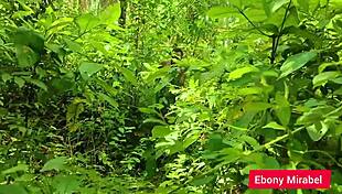 झाड़ी में रिसर्च से मॉन्स्टर लंड वाली इंटेंस आउटडोर चुदाई