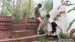 Dünner Militär Gay Teen Fickt Studenten Anal im Wald