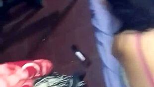 las amigas se besan y las pongo en cuatro.