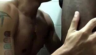 Pega��o com Muleque Sigiloso na Esta��o de Trem, Damn Hot Gay Action!
