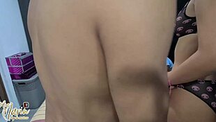 Voy Al Cuarto De Mi Hermana Para Cogerme A Mi Novio Pero Mi Hermana Se Asusto Y Se Fue A Banar