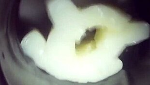 i'm usin' my fleshlight and gettin' a creampie insid it, it's so hot