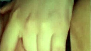 Lucky guy chats horny model Joyliii for shaved nudes