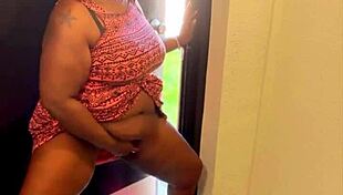 Nookiescookies Enjoys Outdoor Public Relaxation