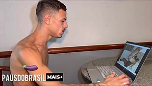 Check out this gifted gay technician 😏