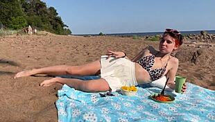 beautiful girlfriend with small waist and big ass tries first time quickie on public beach