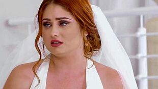 डर्टी ब्राइड लेनॉक्स लक्स वाइल्ड थ्रीसम सेक्स में सेड्यूस करती है