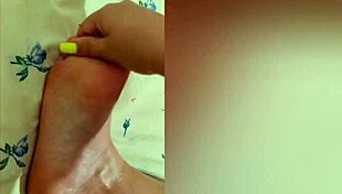 A video for fans of my young 18+ shaved legs