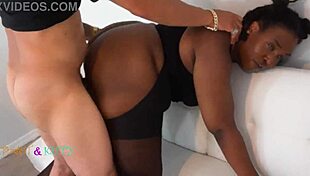 Doctor Slams Wet Client Pussy in Quick Hospital Session