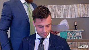 Oh wow, watch this gay roommate make it big in the dorm!