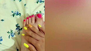 A video for fans of my young 18+ shaved legs