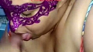 बीबीडब्ल्यू रंडी लंड हिलाती दूध निकालती देखो