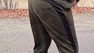 hey, i lick her pussy and she sucks me after pissing roadside