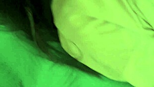 chica infiel folla con su vecino. First time creampie action.