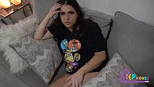 हॉट मिल्फ बड़े लंड से टैबू डॉगी चुदाई में झुक गई