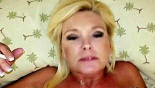 she smokes and gets big facials in roleplay