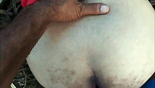 स्टेप साली की गांड देसी आउटडोर में जोरदार चुदाई।