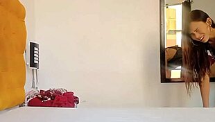 Grabo a mi padrastro y termino con su polla en mi coño