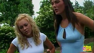 लेस्बियन बड़े निप्पल्स चुटकी मार ऑर्गेज्म तक