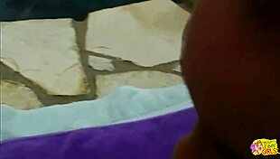 लेस्बियन बड़े निप्पल्स चुटकी मार ऑर्गेज्म तक