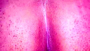 Neighborhood babe moans loudly during anal, turn up TV 😩