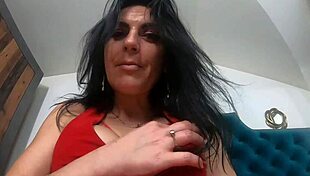 Curvy Milfycalla shakes huge ass in hot lingerie, gaping for cuckold