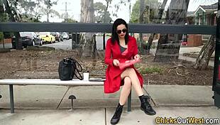 LESBIAN AUSSIE BABE LICKS ORAL