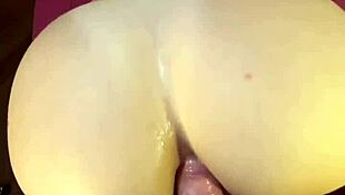 बड़ी गांड वाली गर्लफ्रेंड डॉर्म में रफ एनल राइड