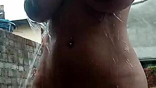 mãe solteira showing off her mature curves, huh?