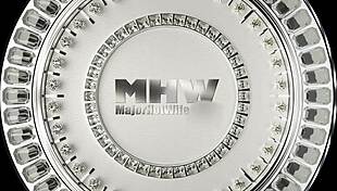 हॉर्नी मिल्फ क्रिस्टल डेविस को रोम मेजर ने ड्रिल किया