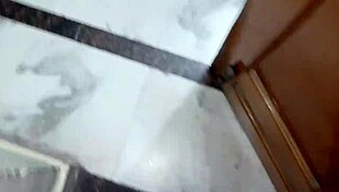 सौतेला बेटा सौतेली मां को मसाज कर गीली चूत चोदता कम तक