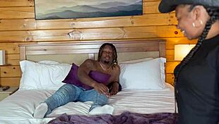 i got this sexy cowgirl visitin me about a horse, but she sucked my monster cock instead 😅