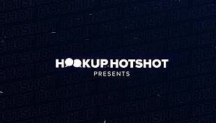 छोटी चुचियों वाली हॉट बेब चुचियों से दूध निकालती है