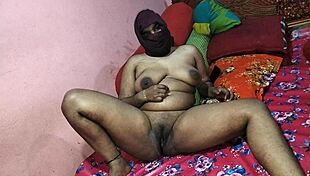 Desi girl secretly fucking her lover at home