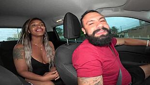 कार में लुकास ज़ाड और ऐन क्रिस्टल्ली के साथ, कसकर छेद और बहता हुआ अंत!