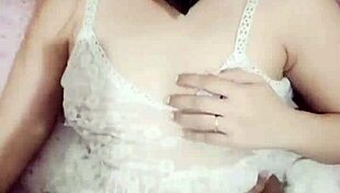 Ngentot memek sempit istri sampai crot didalam