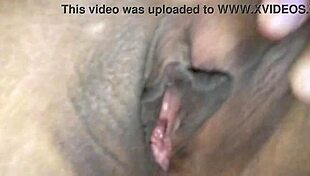 เย็ดหีเธอโดยที่เอาควยถูแตดให้น้ำพุ่ง