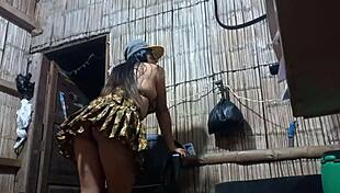 la nueva diva rebelde del porno realiza su primer baile erotico con big tits y ass.