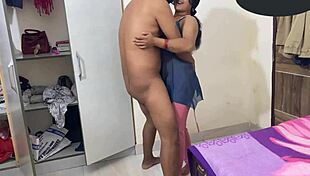 colombian babe with big ass looks delicious