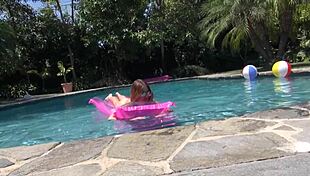 ब्लोंड जोनी हेननेसी जोरदार चुदाई लेती है अंत में क्रीमपाई मेस!