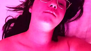 Pussy play with dildo leads to creamy cumshot?