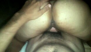 coroa gostosa safada sentando gostoso na pica