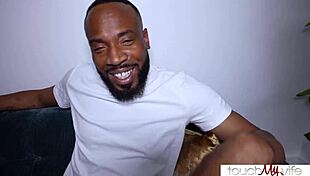 अपनी मोटी गांड वाली पत्नी हार्ले किंग को बडी को बर्थडे गिफ्ट किया