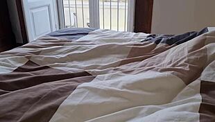 I woke up horny and jerked off, emptying my big balls with a cumshot!