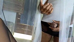 Found my hermanastra masturbating with a vibrator, couldn’t resist helping her! 😜