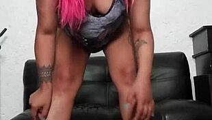 Watch this milf webcam girl in pov shaved pussy action!